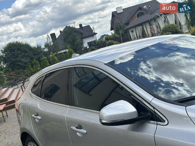 Сірий Вольво V40, об'ємом двигуна 1.6 л та пробігом 228 тис. км за 10990 $, фото 35 на Automoto.ua