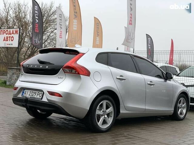 Серый Вольво В40, объемом двигателя 1.6 л и пробегом 272 тыс. км за 10000 $, фото 12 на Automoto.ua