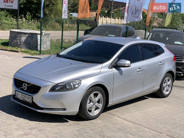 Сірий Вольво V40, об'ємом двигуна 1.6 л та пробігом 272 тис. км за 10000 $, фото 2 на Automoto.ua