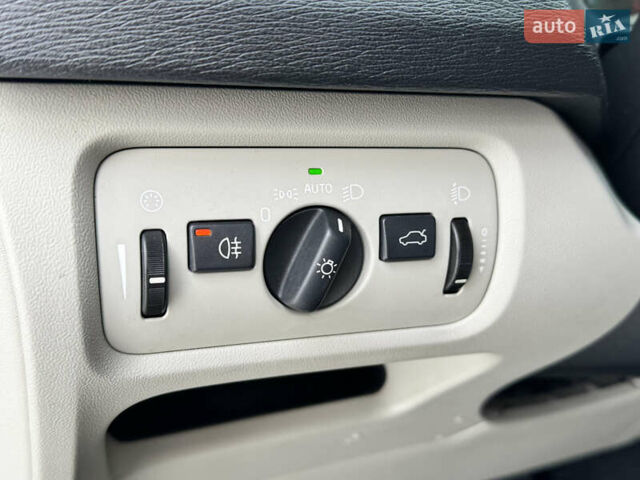 Серый Вольво В40, объемом двигателя 1.6 л и пробегом 220 тыс. км за 9950 $, фото 31 на Automoto.ua