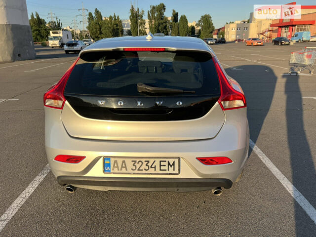 Сірий Вольво V40, об'ємом двигуна 2 л та пробігом 297 тис. км за 10000 $, фото 13 на Automoto.ua