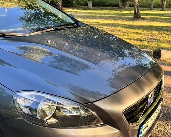 Серый Вольво В40, объемом двигателя 1.56 л и пробегом 203 тыс. км за 11300 $, фото 3 на Automoto.ua