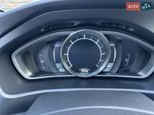 Сірий Вольво V40, об'ємом двигуна 1.56 л та пробігом 192 тис. км за 11250 $, фото 101 на Automoto.ua