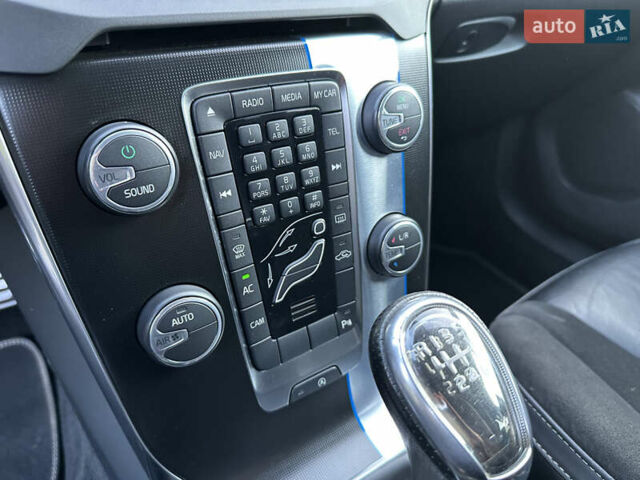 Сірий Вольво V40, об'ємом двигуна 1.56 л та пробігом 192 тис. км за 11250 $, фото 102 на Automoto.ua