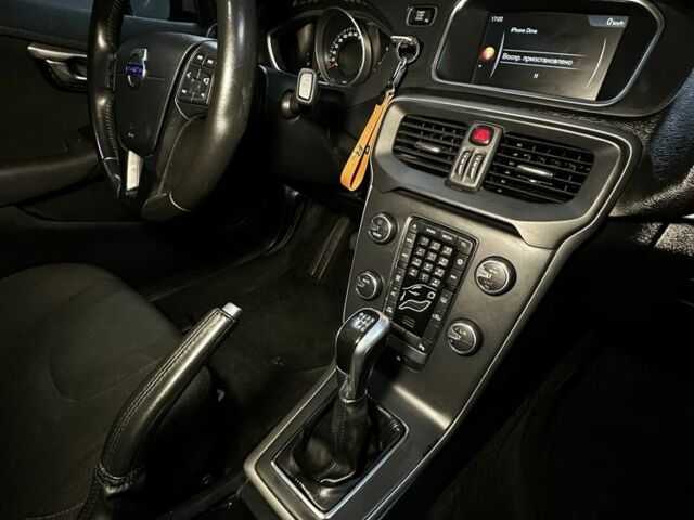 Серый Вольво В40, объемом двигателя 1.6 л и пробегом 195 тыс. км за 11000 $, фото 6 на Automoto.ua