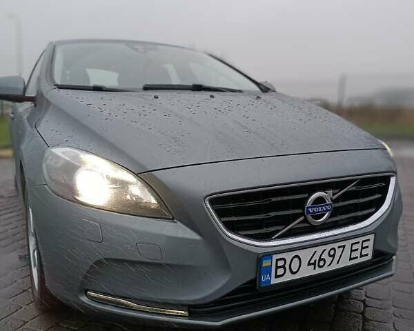 Сірий Вольво V40, об'ємом двигуна 1.56 л та пробігом 218 тис. км за 12999 $, фото 3 на Automoto.ua