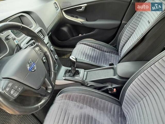 Сірий Вольво V40, об'ємом двигуна 1.56 л та пробігом 223 тис. км за 13500 $, фото 9 на Automoto.ua