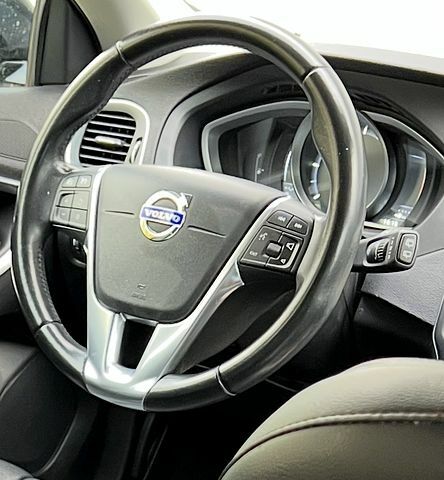 Сірий Вольво V40, об'ємом двигуна 1.6 л та пробігом 105 тис. км за 21000 $, фото 7 на Automoto.ua