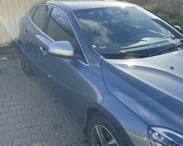 Серый Вольво В40, объемом двигателя 1.97 л и пробегом 230 тыс. км за 15000 $, фото 10 на Automoto.ua