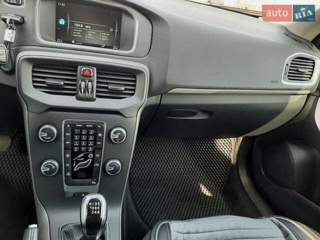 Сірий Вольво V40, об'ємом двигуна 1.56 л та пробігом 223 тис. км за 13500 $, фото 14 на Automoto.ua