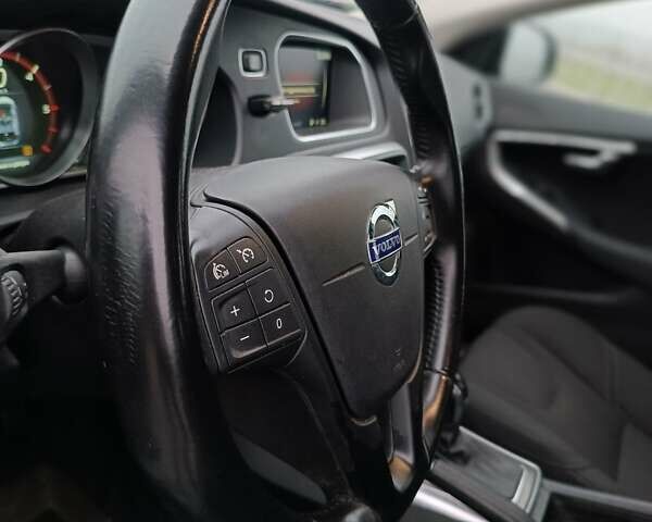 Сірий Вольво V40, об'ємом двигуна 1.56 л та пробігом 218 тис. км за 12999 $, фото 21 на Automoto.ua