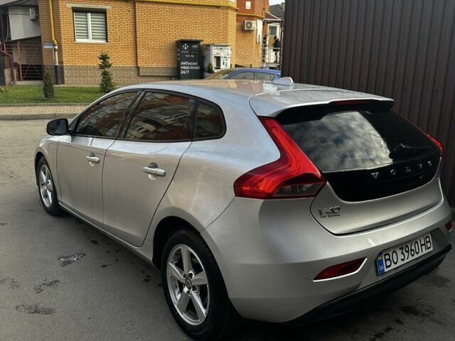 Серый Вольво В40, объемом двигателя 1.6 л и пробегом 195 тыс. км за 11000 $, фото 4 на Automoto.ua