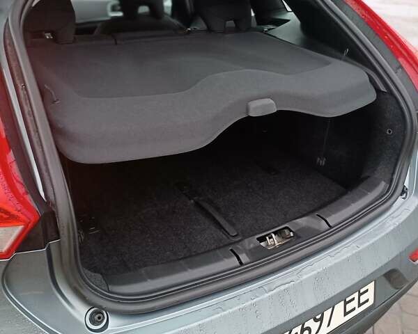 Сірий Вольво V40, об'ємом двигуна 1.56 л та пробігом 218 тис. км за 12999 $, фото 14 на Automoto.ua