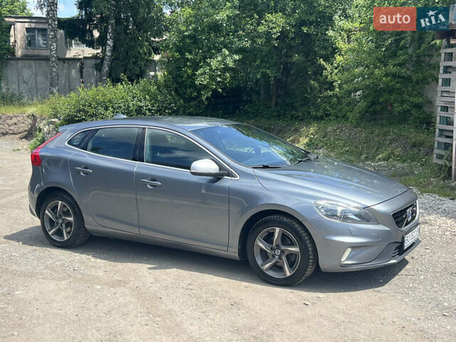 Сірий Вольво V40, об'ємом двигуна 1.98 л та пробігом 233 тис. км за 8500 $, фото 21 на Automoto.ua