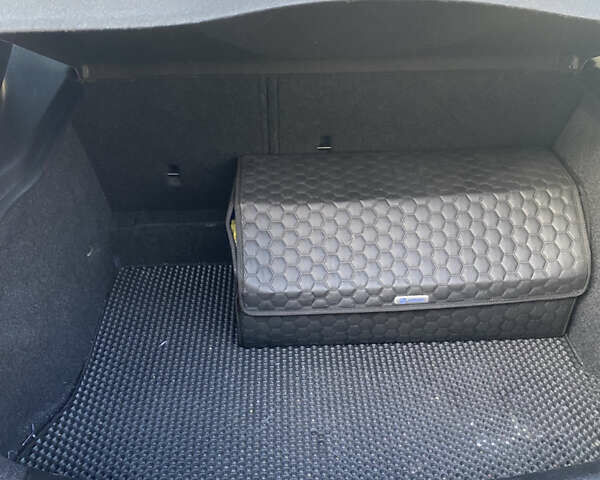 Серый Вольво В40, объемом двигателя 1.97 л и пробегом 230 тыс. км за 15000 $, фото 11 на Automoto.ua