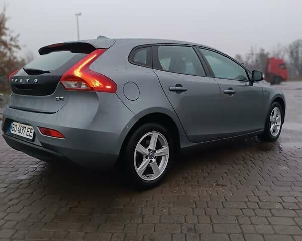 Сірий Вольво V40, об'ємом двигуна 1.56 л та пробігом 218 тис. км за 12999 $, фото 4 на Automoto.ua