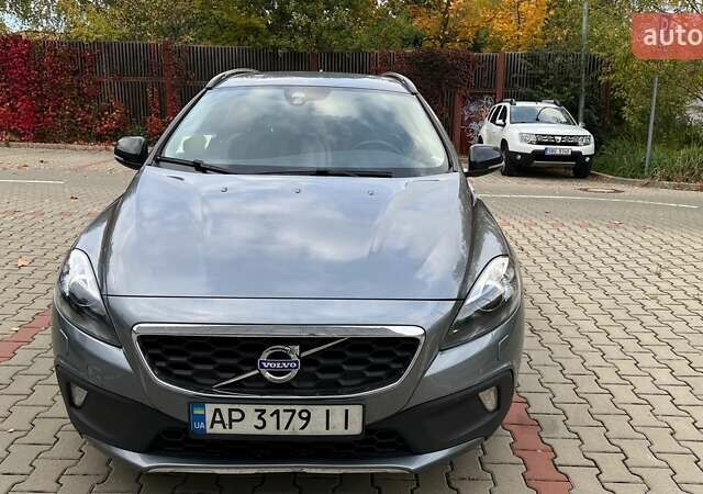 Сірий Вольво V40, об'ємом двигуна 1.56 л та пробігом 105 тис. км за 21000 $, фото 1 на Automoto.ua