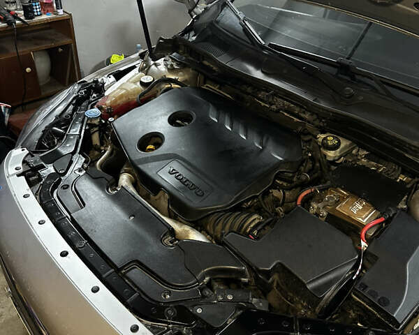 Серый Вольво В40, объемом двигателя 1.56 л и пробегом 195 тыс. км за 11000 $, фото 11 на Automoto.ua