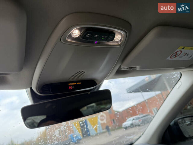 Сірий Вольво V40, об'ємом двигуна 2 л та пробігом 175 тис. км за 11500 $, фото 10 на Automoto.ua