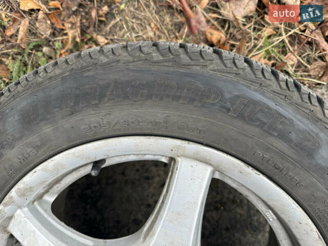 Сірий Вольво V40, об'ємом двигуна 2 л та пробігом 175 тис. км за 11500 $, фото 13 на Automoto.ua