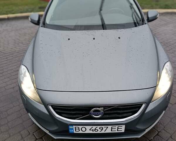 Сірий Вольво V40, об'ємом двигуна 1.56 л та пробігом 218 тис. км за 12999 $, фото 2 на Automoto.ua