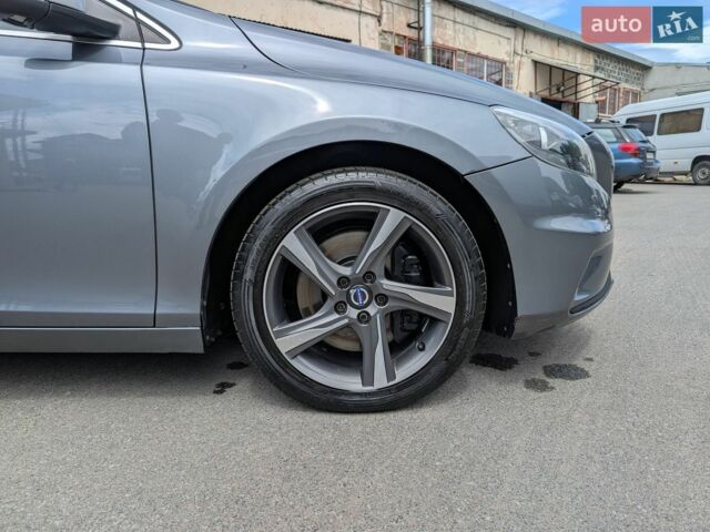 Сірий Вольво V40, об'ємом двигуна 1.98 л та пробігом 203 тис. км за 12499 $, фото 17 на Automoto.ua