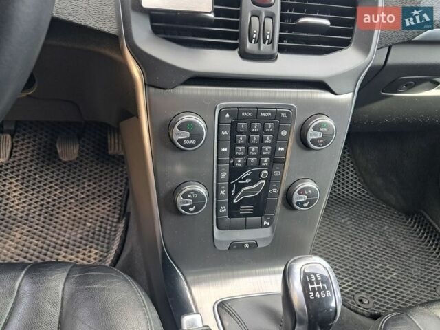 Серый Вольво В40, объемом двигателя 1.98 л и пробегом 243 тыс. км за 12800 $, фото 13 на Automoto.ua