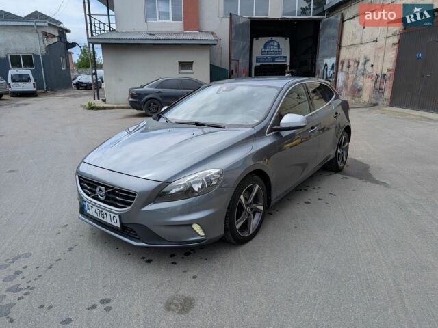 Сірий Вольво V40, об'ємом двигуна 1.98 л та пробігом 203 тис. км за 12499 $, фото 3 на Automoto.ua