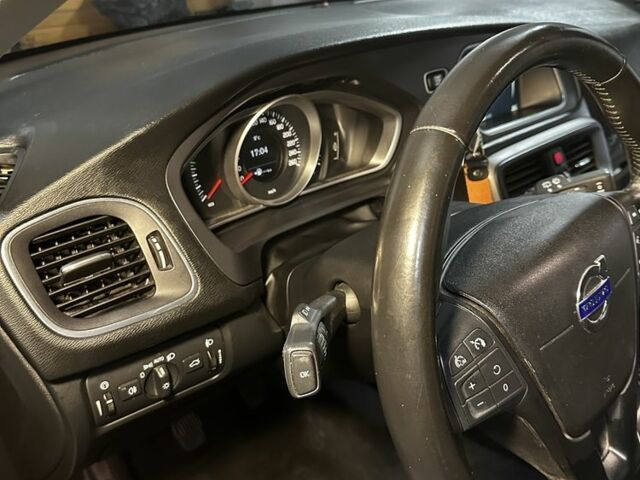 Серый Вольво В40, объемом двигателя 1.6 л и пробегом 195 тыс. км за 11000 $, фото 7 на Automoto.ua