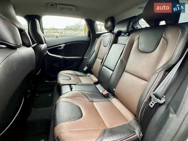 Серый Вольво В40, объемом двигателя 2 л и пробегом 135 тыс. км за 17900 $, фото 25 на Automoto.ua