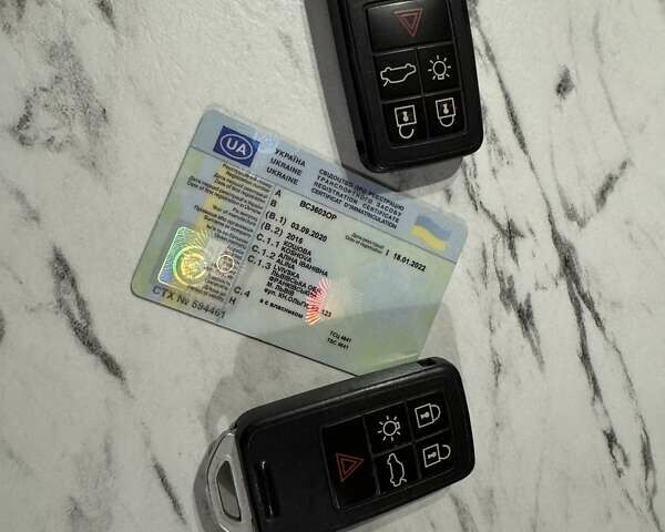 Сірий Вольво V40, об'ємом двигуна 1.97 л та пробігом 218 тис. км за 14100 $, фото 19 на Automoto.ua