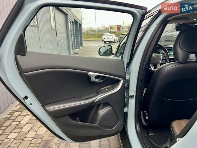 Серый Вольво В40, объемом двигателя 2 л и пробегом 135 тыс. км за 17900 $, фото 23 на Automoto.ua