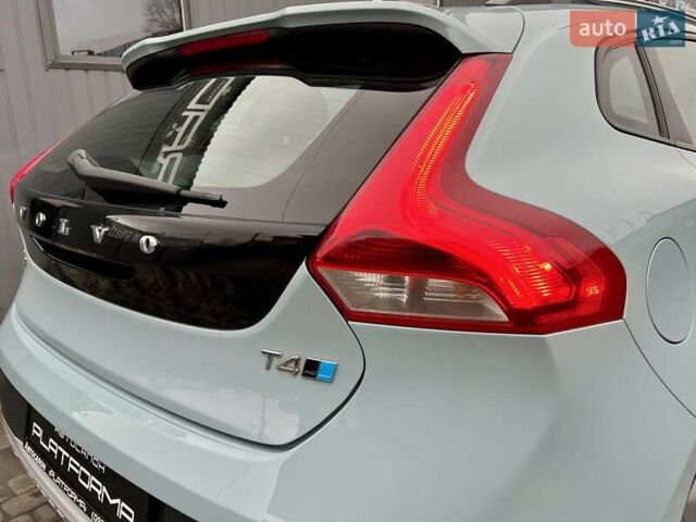 Серый Вольво В40, объемом двигателя 2 л и пробегом 135 тыс. км за 17900 $, фото 32 на Automoto.ua