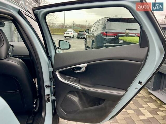 Серый Вольво В40, объемом двигателя 2 л и пробегом 135 тыс. км за 17900 $, фото 34 на Automoto.ua