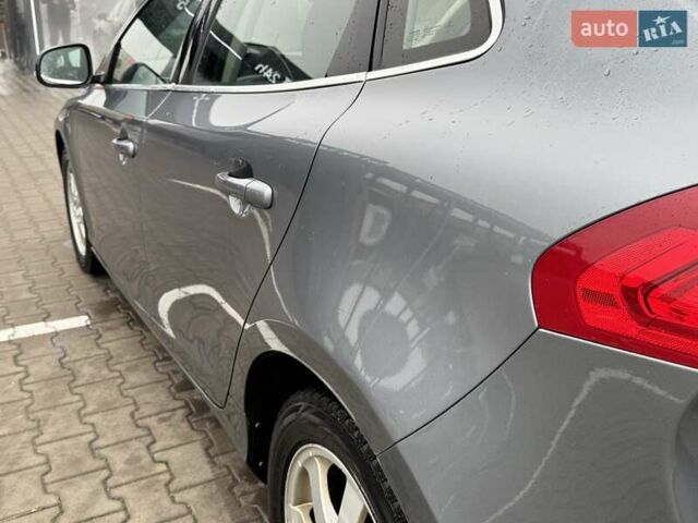 Сірий Вольво V40, об'ємом двигуна 1.97 л та пробігом 218 тис. км за 14100 $, фото 8 на Automoto.ua