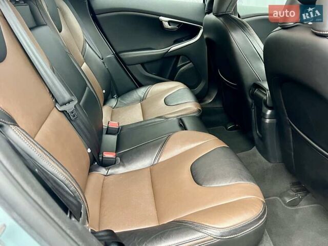 Серый Вольво В40, объемом двигателя 2 л и пробегом 135 тыс. км за 17900 $, фото 35 на Automoto.ua