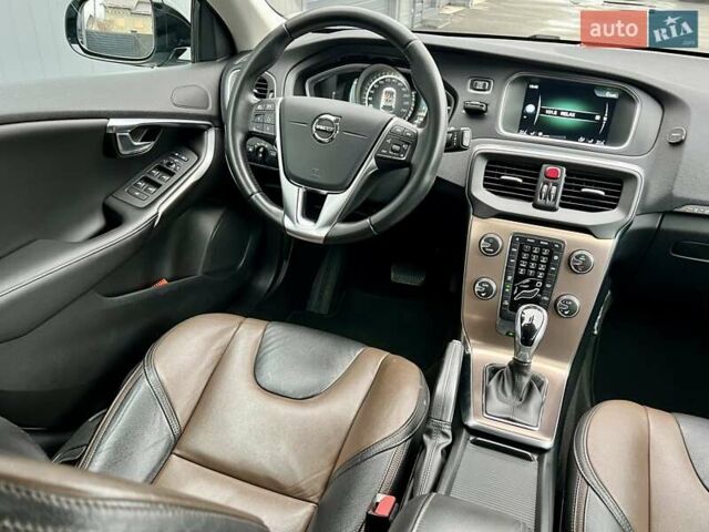 Серый Вольво В40, объемом двигателя 2 л и пробегом 135 тыс. км за 17900 $, фото 56 на Automoto.ua