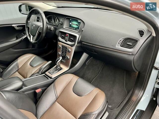 Серый Вольво В40, объемом двигателя 2 л и пробегом 135 тыс. км за 17900 $, фото 46 на Automoto.ua