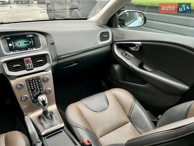 Серый Вольво В40, объемом двигателя 2 л и пробегом 135 тыс. км за 17900 $, фото 55 на Automoto.ua