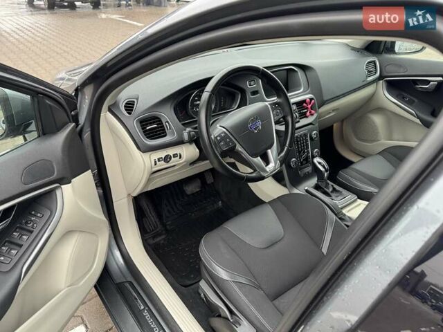 Сірий Вольво V40, об'ємом двигуна 1.97 л та пробігом 218 тис. км за 14100 $, фото 10 на Automoto.ua