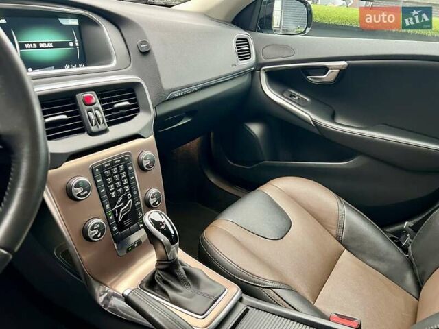 Серый Вольво В40, объемом двигателя 2 л и пробегом 135 тыс. км за 17900 $, фото 15 на Automoto.ua