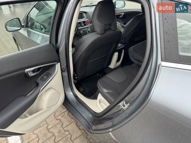 Сірий Вольво V40, об'ємом двигуна 1.97 л та пробігом 218 тис. км за 14100 $, фото 9 на Automoto.ua