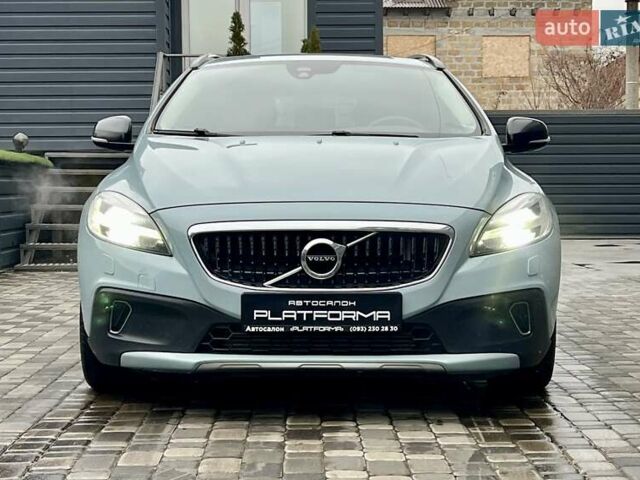 Серый Вольво В40, объемом двигателя 2 л и пробегом 135 тыс. км за 17900 $, фото 1 на Automoto.ua