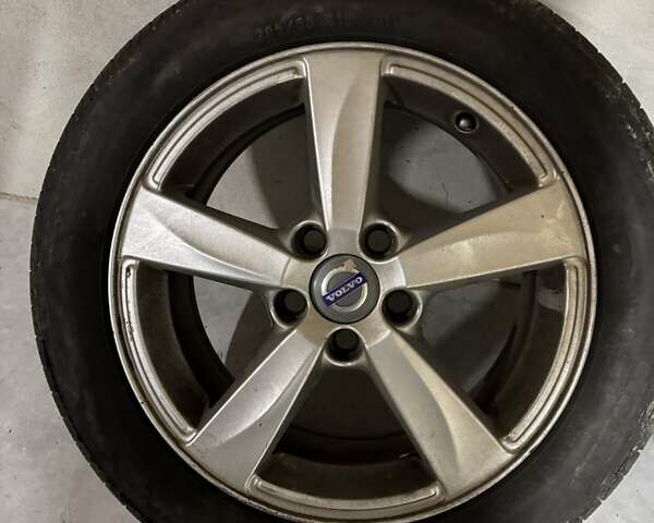 Сірий Вольво V40, об'ємом двигуна 1.97 л та пробігом 218 тис. км за 14100 $, фото 21 на Automoto.ua