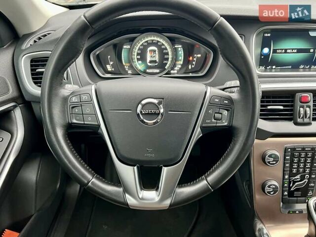 Серый Вольво В40, объемом двигателя 2 л и пробегом 135 тыс. км за 17900 $, фото 51 на Automoto.ua