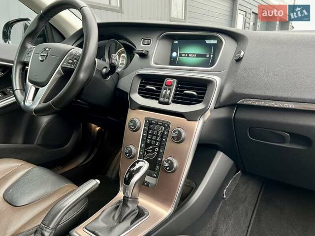 Серый Вольво В40, объемом двигателя 2 л и пробегом 135 тыс. км за 17900 $, фото 42 на Automoto.ua