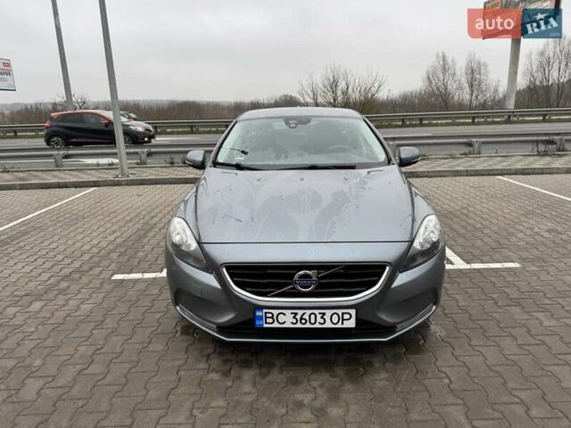 Сірий Вольво V40, об'ємом двигуна 1.97 л та пробігом 218 тис. км за 14100 $, фото 1 на Automoto.ua