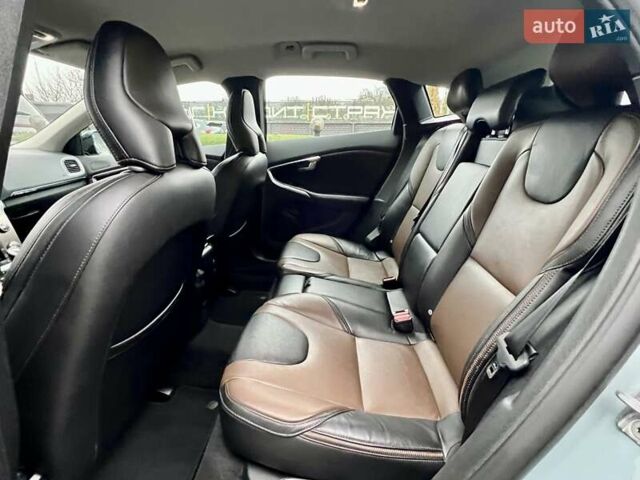 Серый Вольво В40, объемом двигателя 2 л и пробегом 135 тыс. км за 17900 $, фото 24 на Automoto.ua