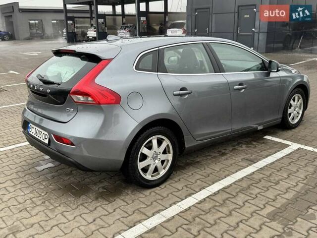 Сірий Вольво V40, об'ємом двигуна 1.97 л та пробігом 218 тис. км за 14100 $, фото 6 на Automoto.ua