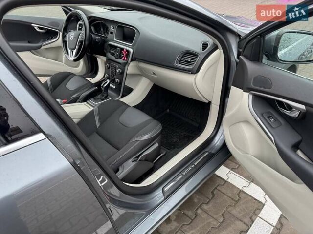 Сірий Вольво V40, об'ємом двигуна 1.97 л та пробігом 218 тис. км за 14100 $, фото 14 на Automoto.ua